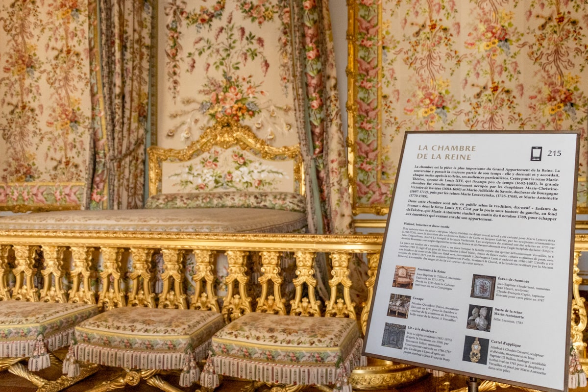 Queen's room, versailles