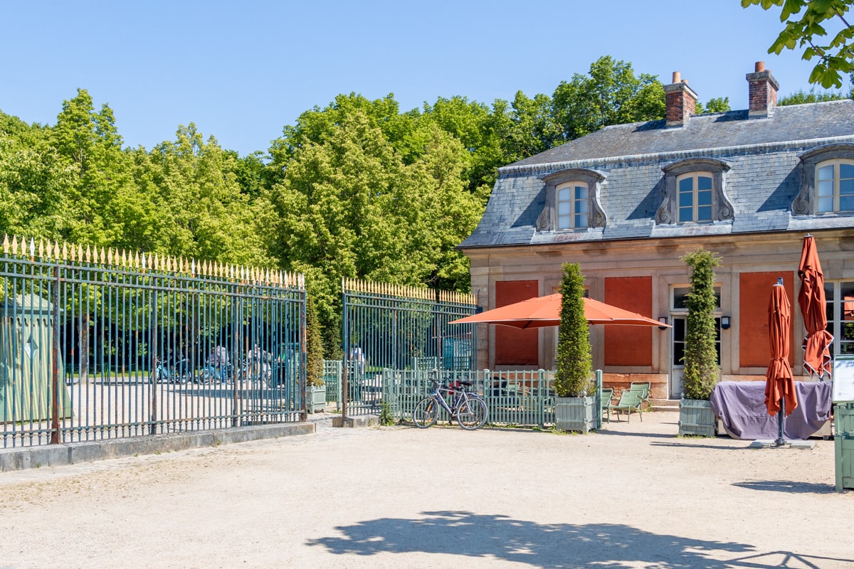 Entrance of the Trianon Estate