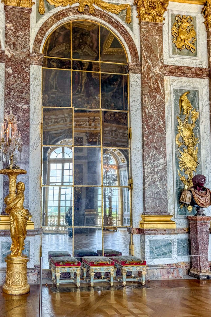 Hall of mirrors in Versailles