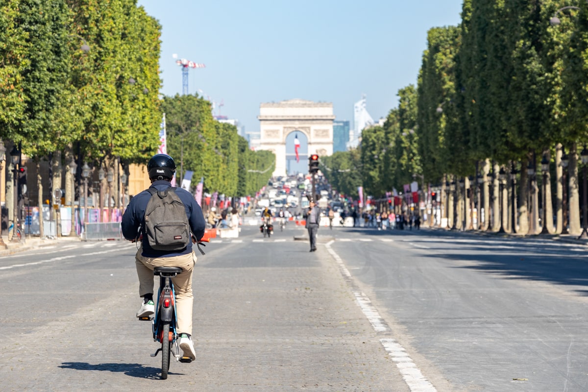 Cycling in Paris