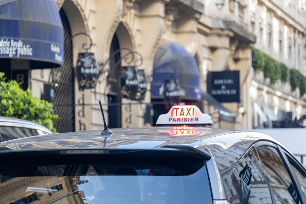 taxi in Paris